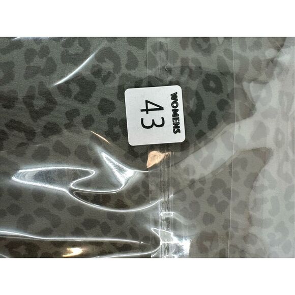 Barre3 High Waist Leggings Grey/Sage Leopard Print - Small - Picture 10 of 10